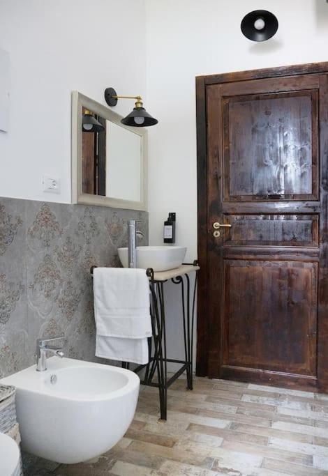 Un Passo Dalle Torri San Gimignano Exteriér fotografie